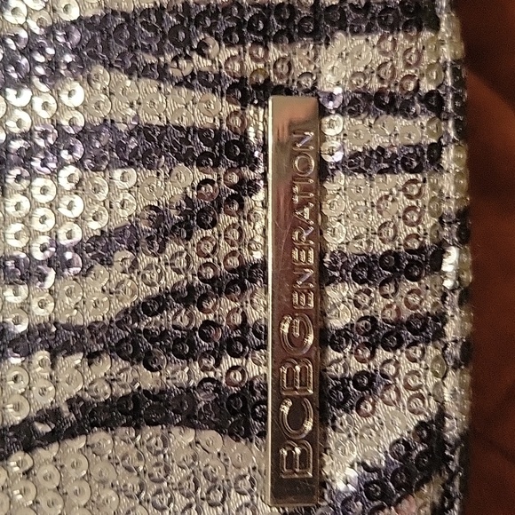 Purse - Picture 3 of 4